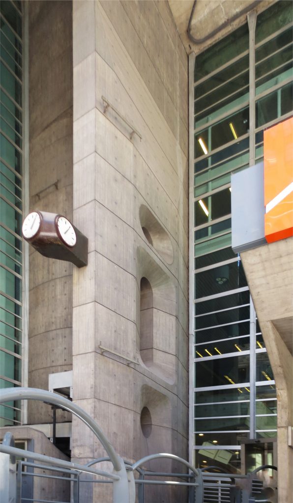 Banco_de_Londres_-_Clorindo_Testa_-_Bs_As_017
