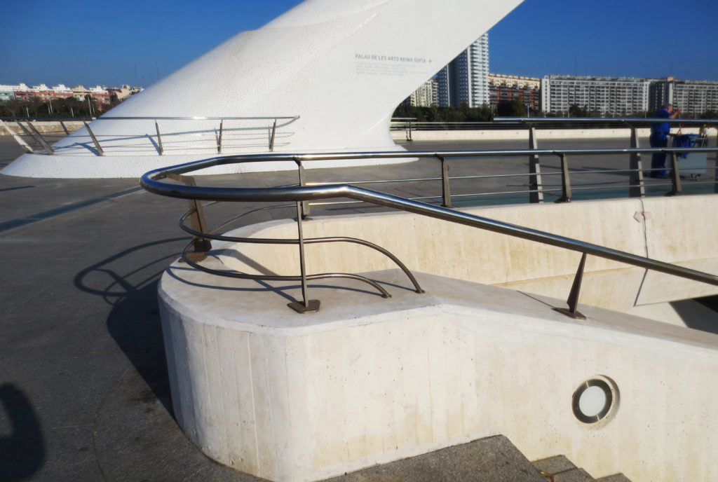 Palau_de_las_Artes_Reina_SofC3ADa_-_Santiago_Calatrava_-_Valencia_-_WikiArquitectura_18