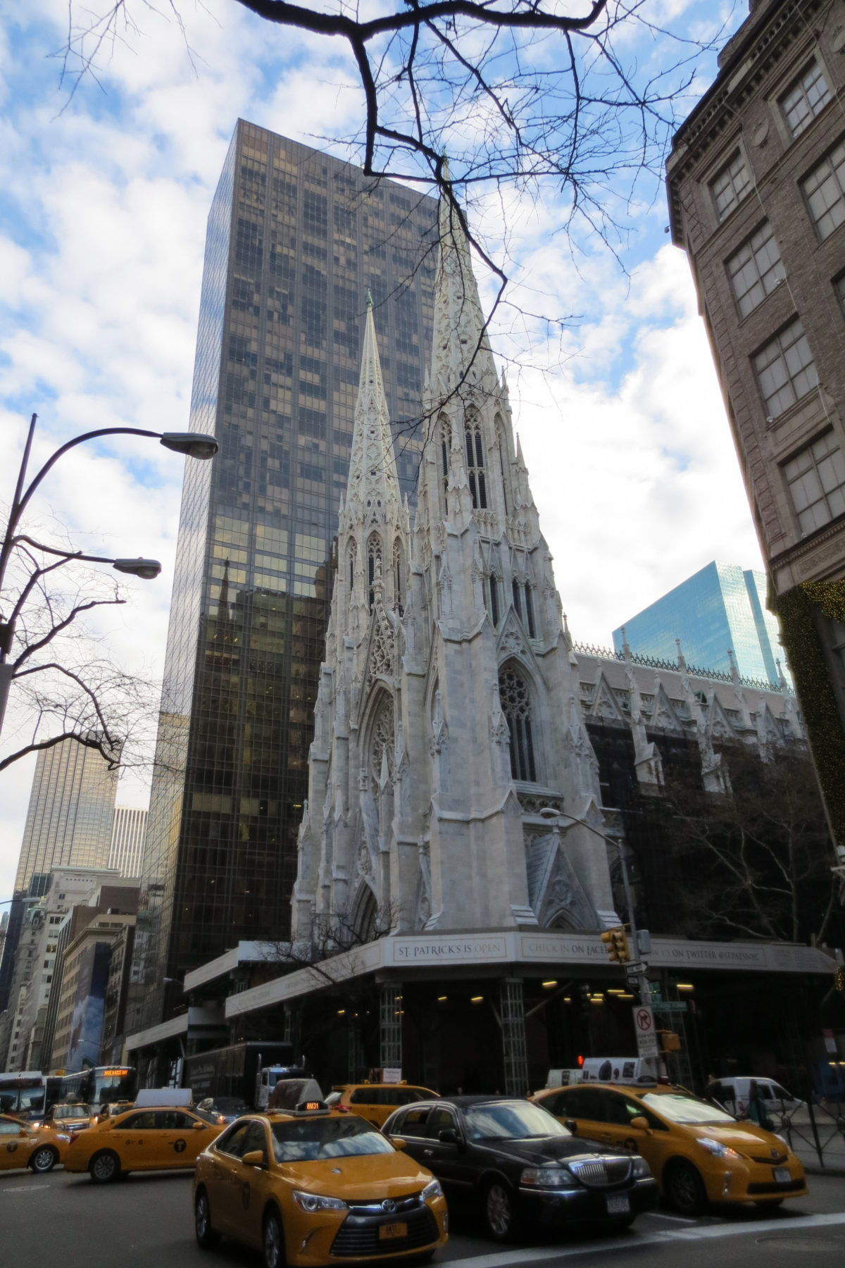 St.Patrick-_New_York_-_James_Renwick_Jr_-_WikiArquitectura01